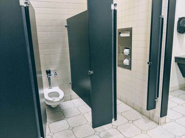 Cost of Commercial Toilet Installation in Puyallup